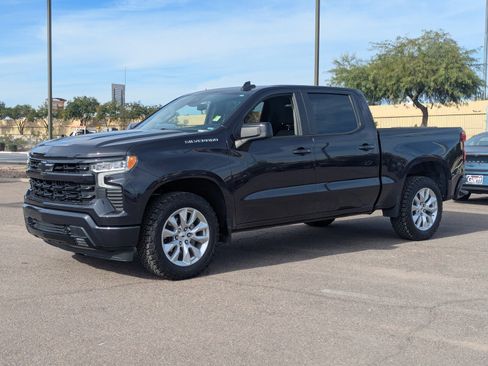 Used 2023 Chevrolet Silverado 1500 RST image 2