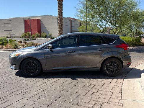 Used 2015 Ford Focus Titanium FWD image 5