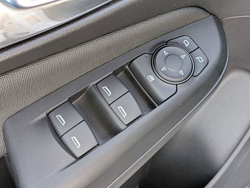 Used 2025 Buick Envista Preferred image 13