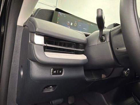 New 2026 Lincoln Navigator L Premier AWD/4WD image 36