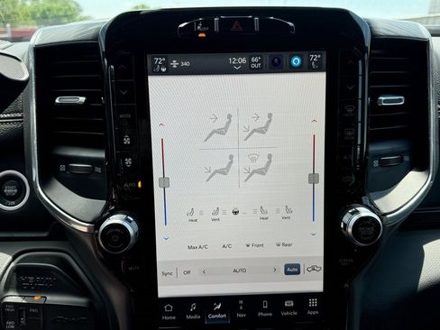 Used 2024 RAM 2500 Laramie w/ Night Edition image 37