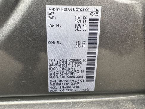 Used 2025 Nissan Altima 2.5 SV FWD image 34