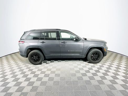 Certified 2023 Jeep Grand Cherokee Laredo AWD/4WD image 13