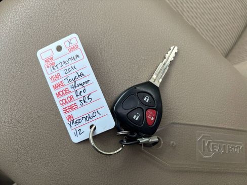 Used 2011 Toyota 4Runner SR5 AWD/4WD image 31