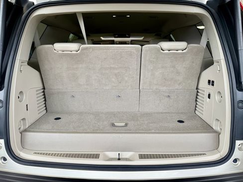 Used 2016 Cadillac Escalade Premium image 9