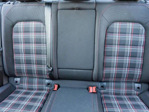 Used 2019 Volkswagen Golf 4-Door image 3