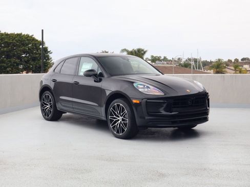 New 2026 Porsche Macan AWD/4WD image 7