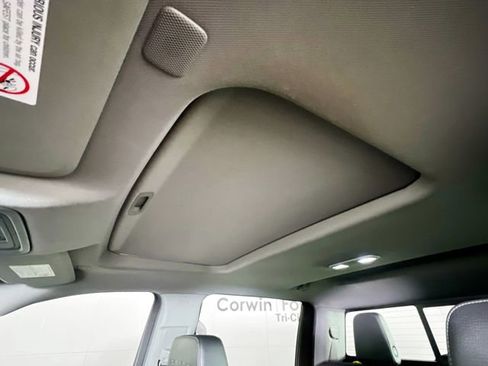 Used 2023 GMC Sierra 3500 Denali w/ Technology Package image 25