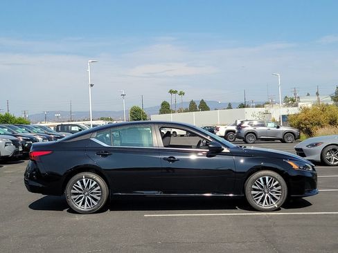 New 2026 Nissan Altima 2.5 SV AWD/4WD image 19