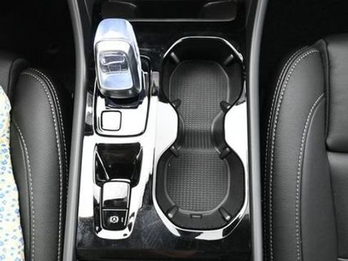 New 2026 Volvo XC40 B5 Plus w/ Climate Package AWD/4WD image 11