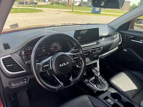 Used 2023 Kia Seltos SX AWD/4WD image 14