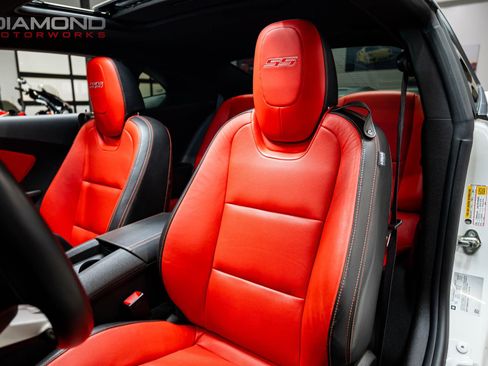 Used 2010 Chevrolet Camaro SS w/ LPO, Ground Effects Package image 16