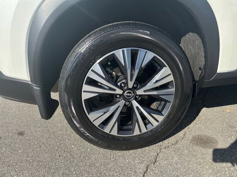 Used 2023 Nissan Rogue SV image 27