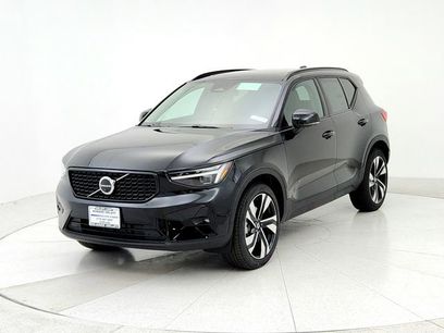 New 2025 Volvo XC40 B5 Ultra w/ Climate Package