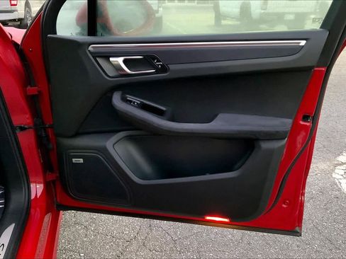 Used 2017 Porsche Macan GTS image 21