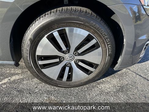 Used 2019 Volkswagen e-Golf SE w/ Driver Assistance Package image 16