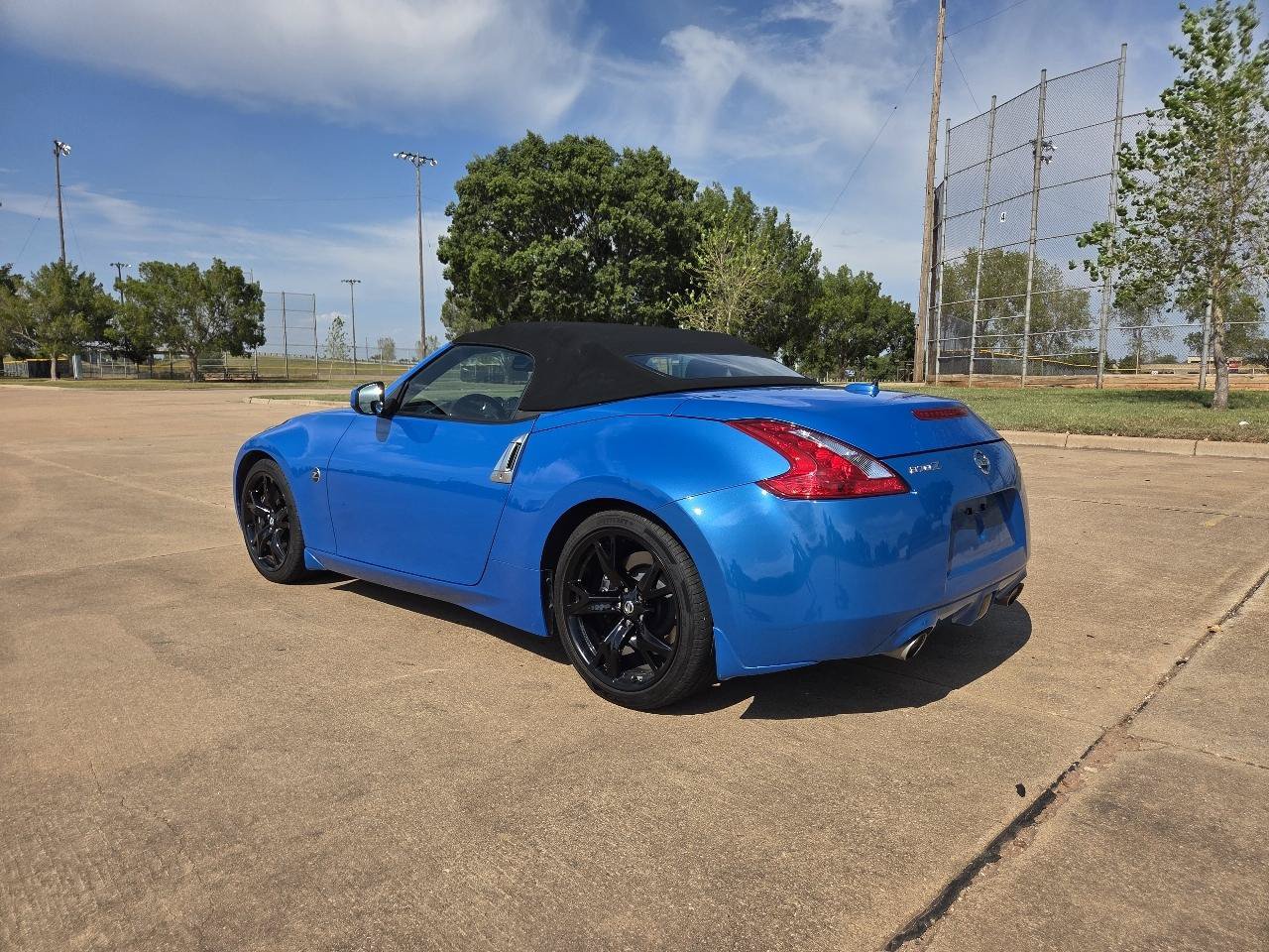 Used 2010 Nissan 370Z Touring w/ Sport Pkg RWD image 7