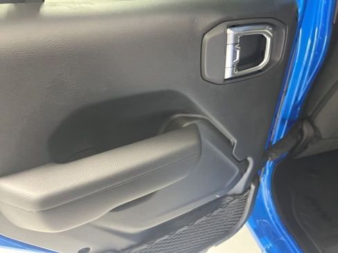 New 2025 Jeep Gladiator Sport image 24