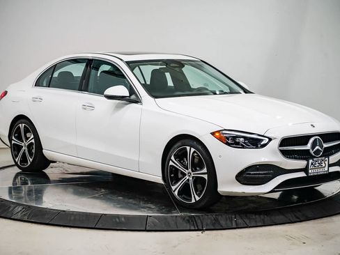 Used 2025 Mercedes-Benz C 300 Sedan image 5