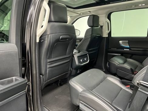 Used 2025 Ford Expedition Platinum AWD/4WD image 43