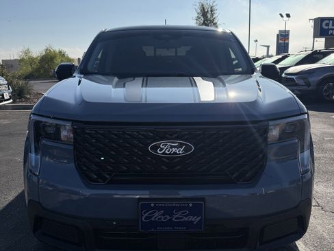 Used 2025 Ford Maverick Lariat w/ Black Appearance Package image 2