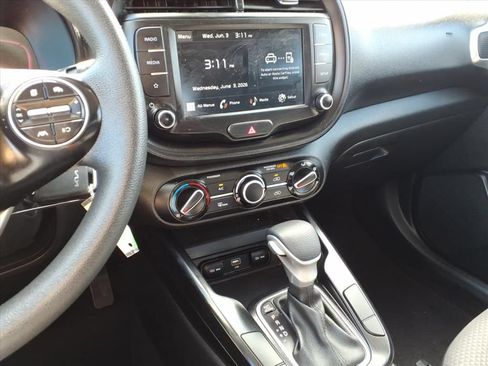 Used 2025 Kia Soul LX FWD image 26