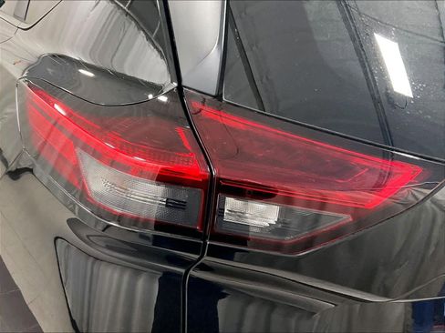 Certified 2023 Nissan Rogue S image 33