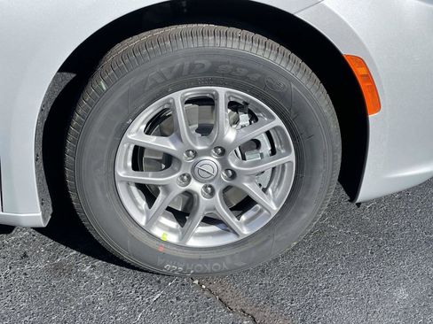 New 2026 Chrysler Pacifica Select FWD image 36