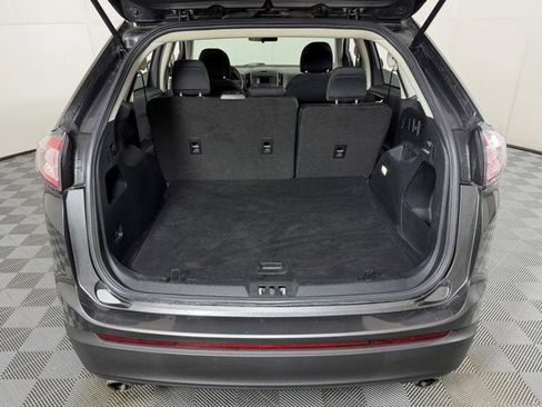 Used 2018 Ford Edge SE image 7