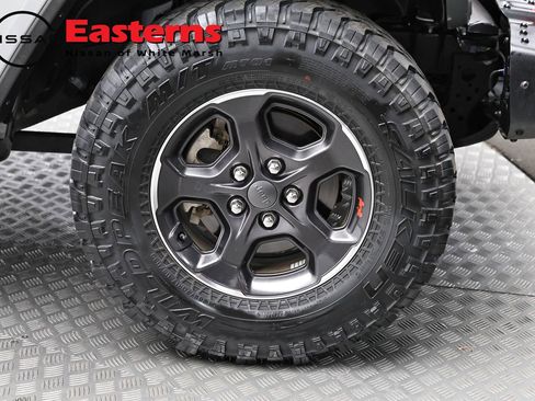 Used 2021 Jeep Gladiator Rubicon w/ LED Lighting Group AWD/4WD image 31