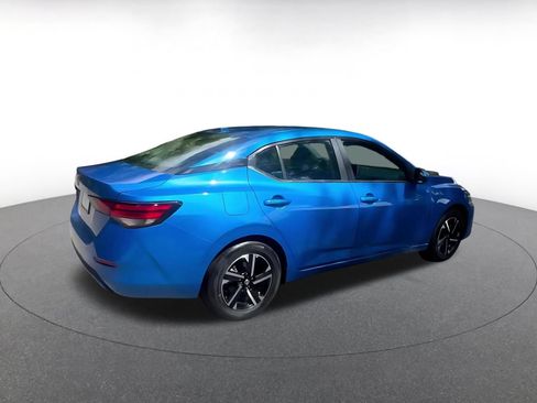 Used 2025 Nissan Sentra SV FWD image 14