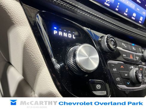 Used 2023 Chrysler Pacifica Limited image 19