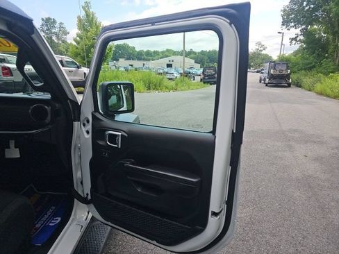 Used 2023 Jeep Wrangler Sport AWD/4WD image 14
