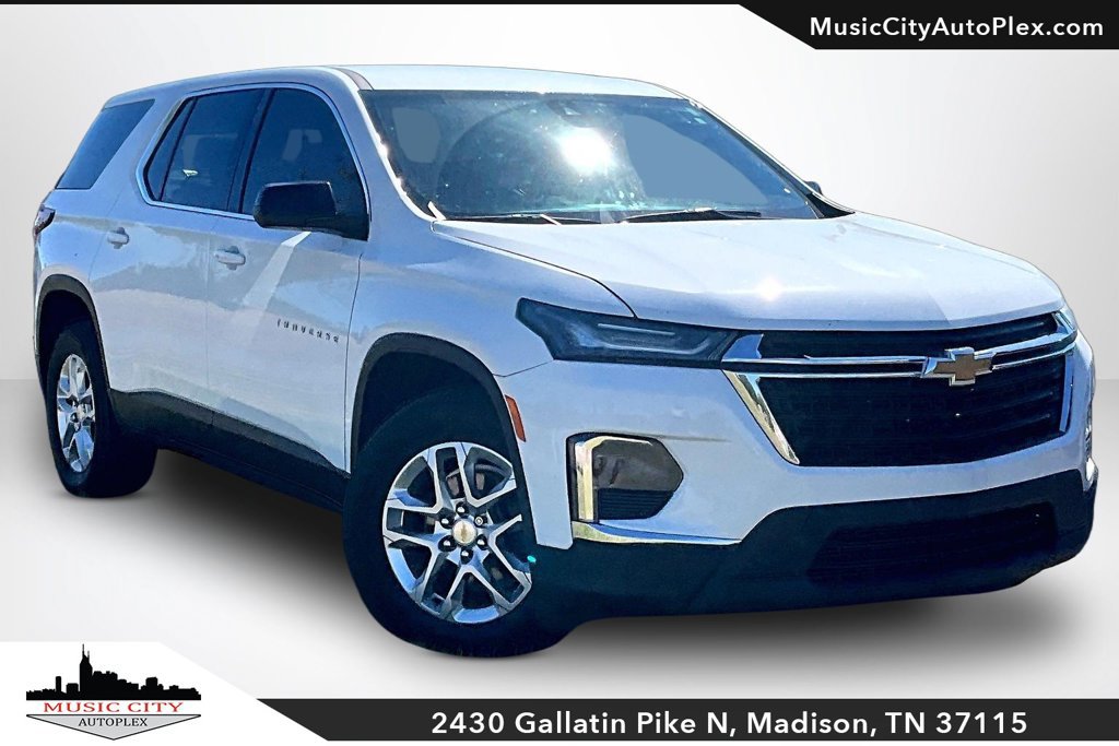 Used 2023 Chevrolet Traverse LS FWD image 1