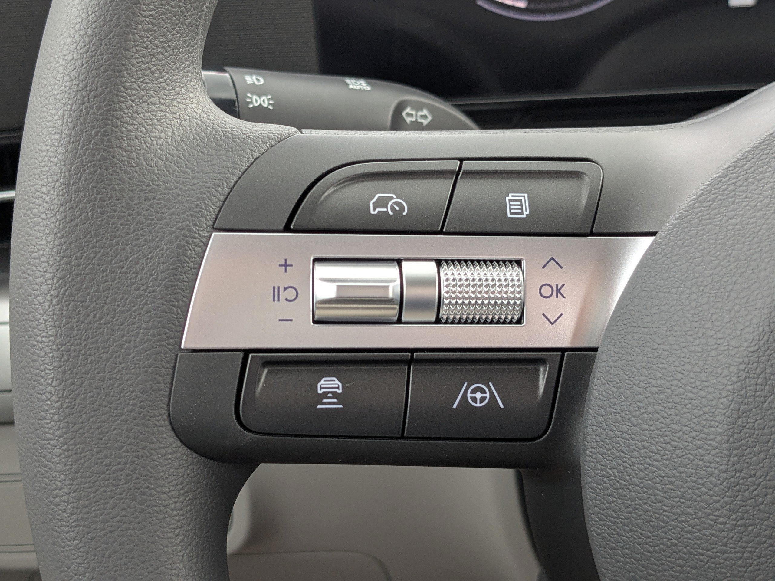 New 2027 Hyundai Kona SE FWD image 28