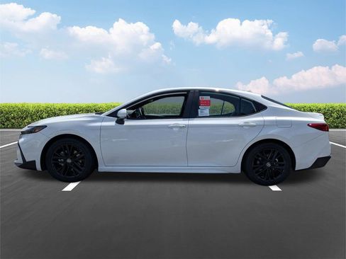 New 2026 Toyota Camry SE w/ Convenience Package FWD image 7
