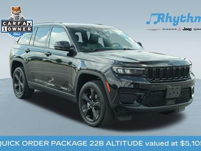 Used 2022 Jeep Grand Cherokee Altitude