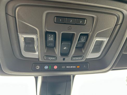Used 2021 Chevrolet Silverado 1500 LTZ w/ Technology Package AWD/4WD image 15