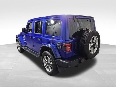 Used 2019 Jeep Wrangler Unlimited Sahara w/ Uconnect 4C Nav & Sound Group AWD/4WD image 9