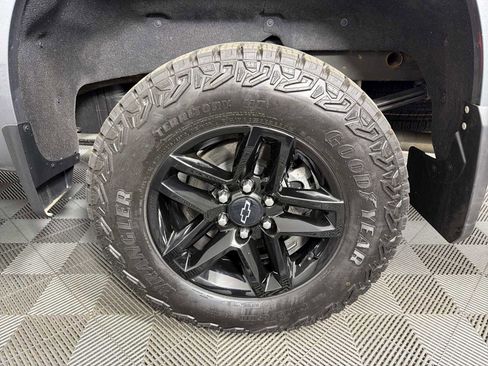 Used 2021 Chevrolet Silverado 1500 LT Trail Boss w/ Convenience Package II image 17