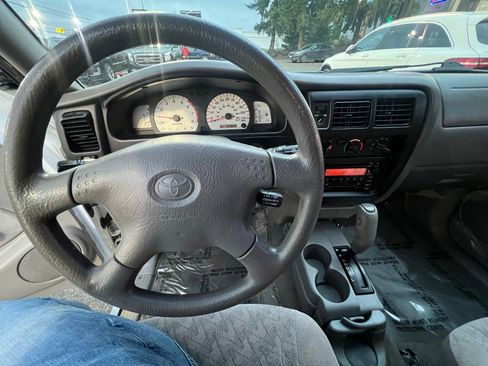 Used 2003 Toyota Tacoma 2WD Xtracab image 16