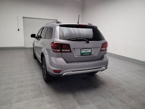 Used 2020 Dodge Journey Crossroad FWD image 6