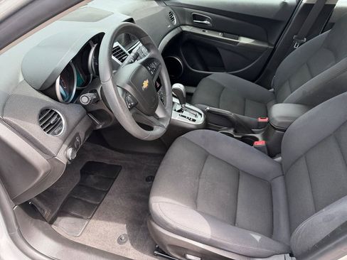 Used 2016 Chevrolet Cruze LT w/ Sun And Sound Package FWD image 9