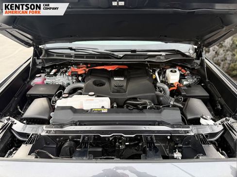 Used 2024 Toyota Sequoia Platinum image 16