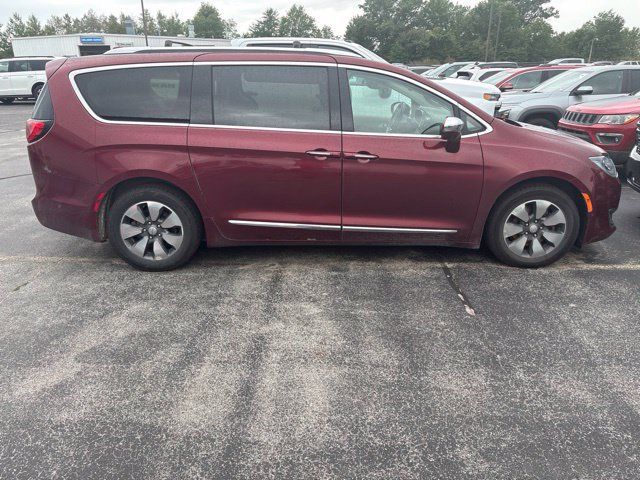 Used 2018 Chrysler Pacifica Limited w/ Advanced Safetytec Group FWD image 3