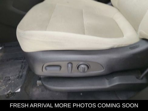 Used 2022 Chevrolet Traverse LS image 14