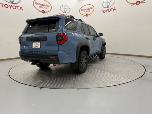 New 2026 Toyota 4Runner SR5 AWD/4WD image 8