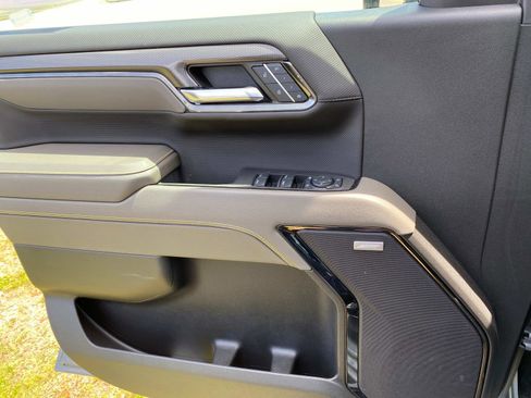 Used 2024 Chevrolet Silverado 1500 ZR2 w/ ZR2 Bison Edition image 19