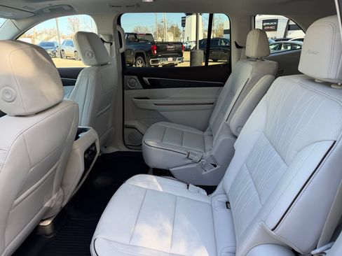New 2026 Buick Enclave Avenir w/ Super Cruise Package AWD/4WD image 23
