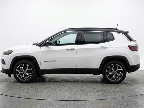 Used 2025 Jeep Compass Limited AWD/4WD image 5